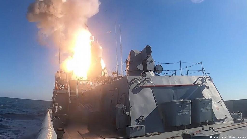 Rusia dice que destruyó el mayor depósito de combustible del ejército de Ucrania