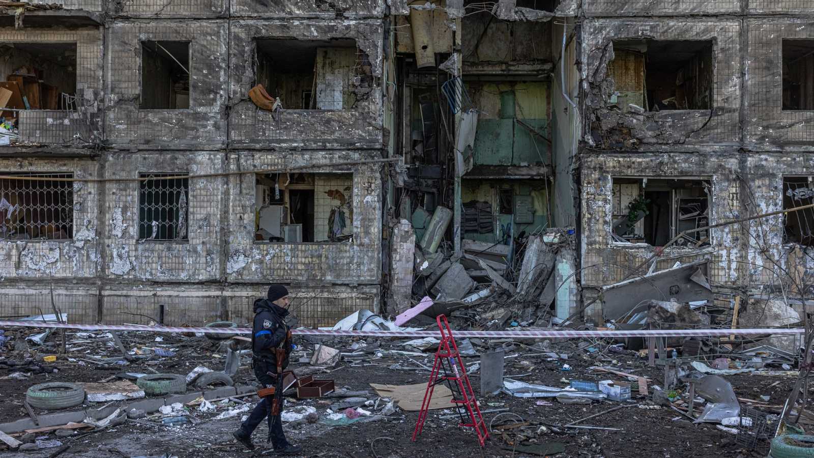 Intentan evacuar a civiles bloqueados en Mariúpol, Ucrania Intentan evacuar a civiles bloqueados en Mariúpol, Ucrania