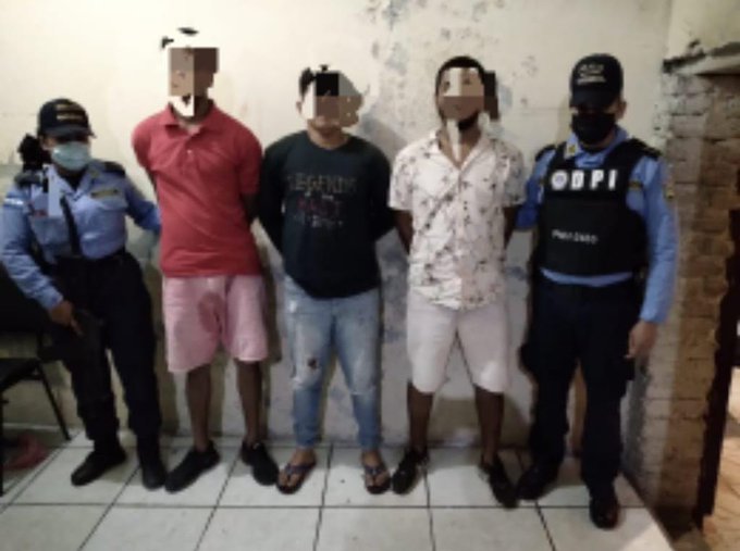 Capturan a tres presuntos miembros de la banda delictiva “Los Uvitas” en Choluteca Capturan a tres presuntos miembros de la banda delictiva “Los Uvitas” en Choluteca