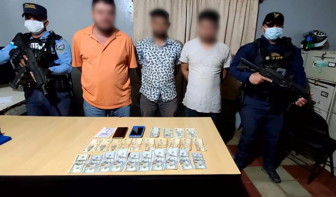 Por traslado irregular de 99 extranjeros detienen a tres personas en El Paraíso Por traslado irregular de 99 extranjeros detienen a tres personas en El Paraíso