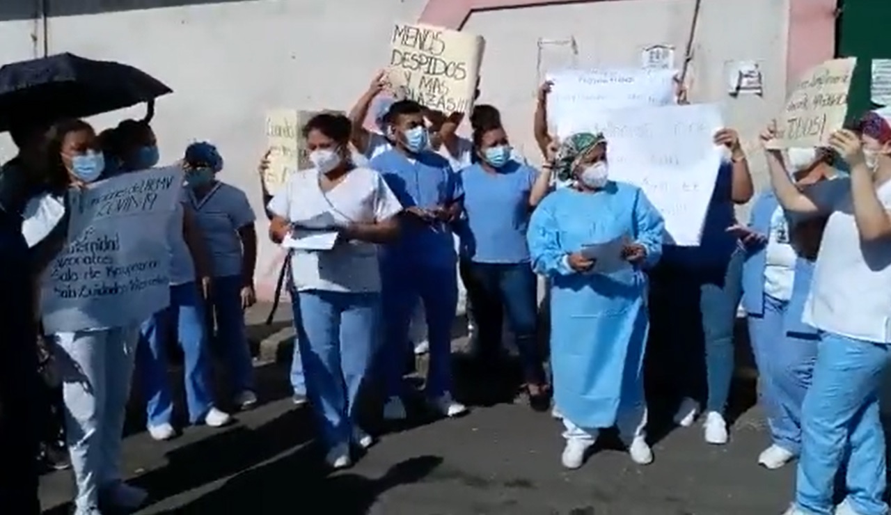 Médicos internos protestan en Tegucigalpa y SPS para exigen pago de becas Médicos internos protestan en Tegucigalpa y SPS para exigen pago de becas