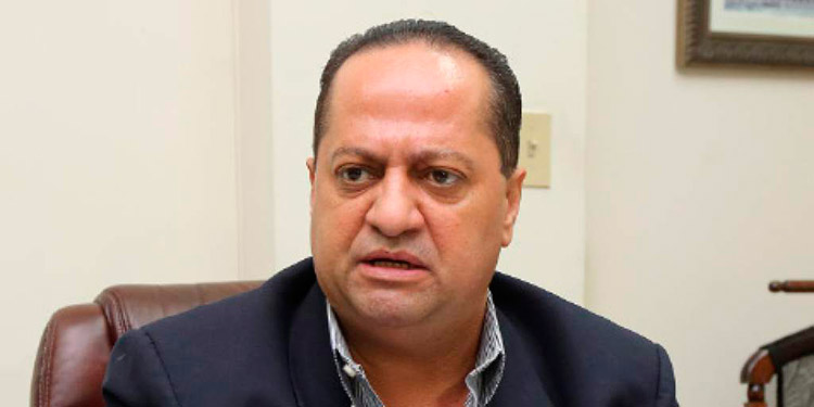 Renuncia a su cargo el Secretario General del CNE, Alejandro Martínez, por razones personales Renuncia a su cargo el Secretario General del CNE, Alejandro Martínez, por razones personales