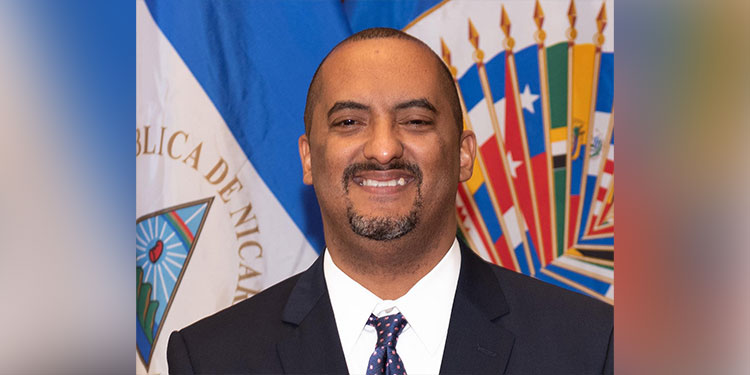 El exembajador nicaragüense en la OEA dice que no puede «ni comer ni dormir»