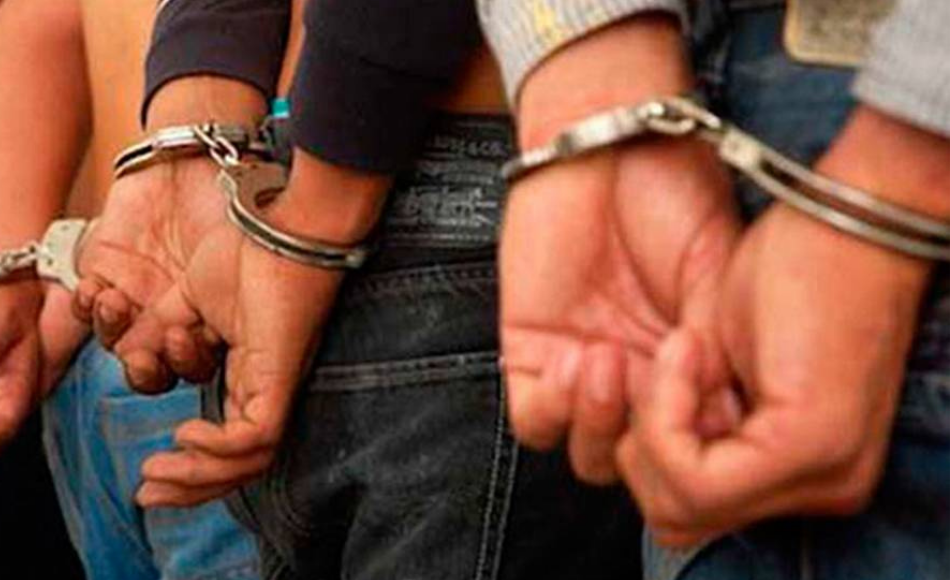 Detienen en Honduras dos transportistas por trasladar 62 cubanos rumbo a EE. UU.