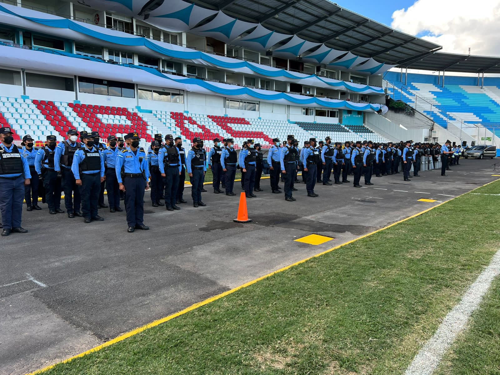 Policía Nacional dispone seguridad para encuentro deportivo entre Motagua vrs Maratón Policía Nacional dispone seguridad para encuentro deportivo entre Motagua vrs Maratón