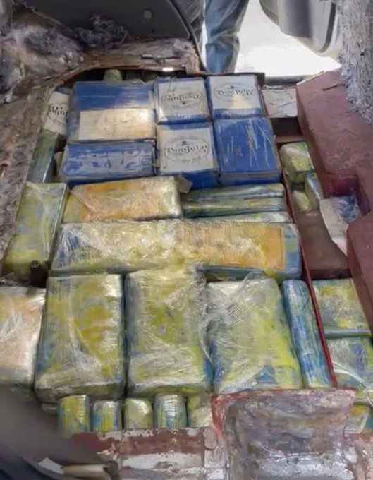 A más de 100 kilos de supuesta cocaína asciende nueva incautación en Atlántida A más de 100 kilos de supuesta cocaína asciende nueva incautación en Atlántida