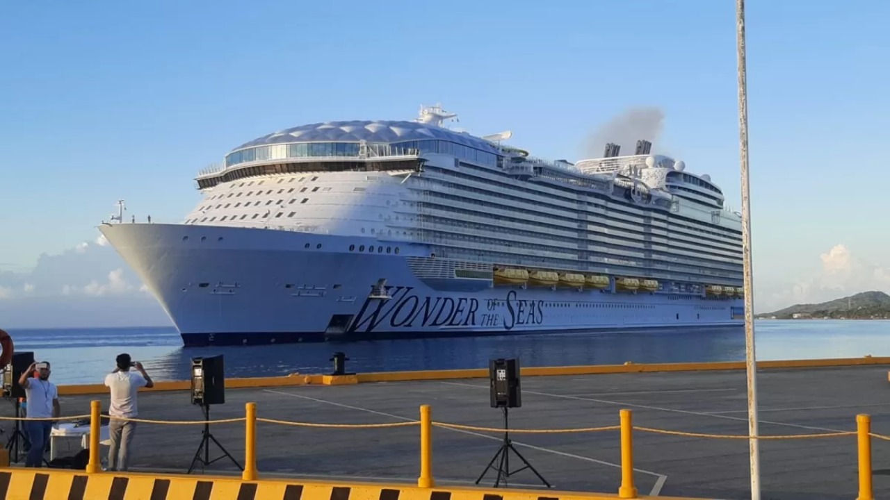 Llega a Honduras el barco más grande del mundo Llega a Honduras el barco más grande del mundo