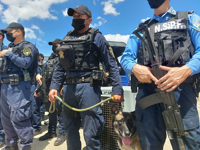 Agentes de la UDEP-7 ejecutan la “Operación Escorpión” en El Paraíso Agentes de la UDEP-7 ejecutan la “Operación Escorpión” en El Paraíso