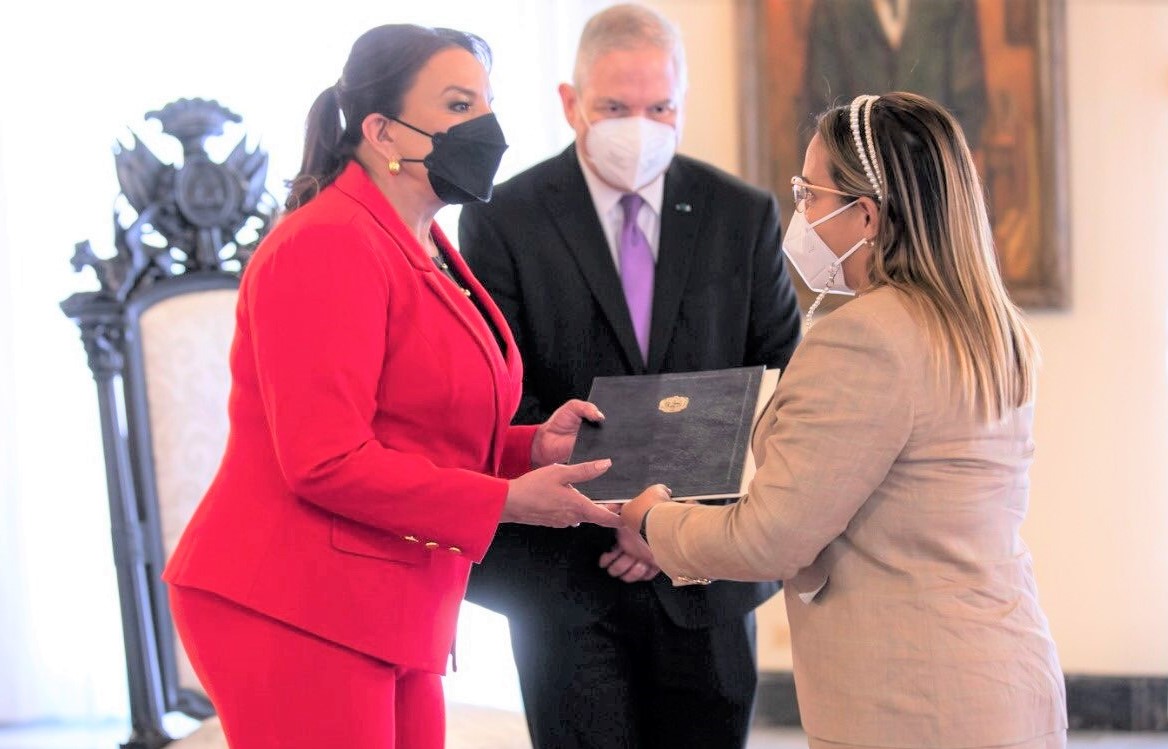 Presidenta Castro recibe cartas credenciales de la embajadora de Venezuela