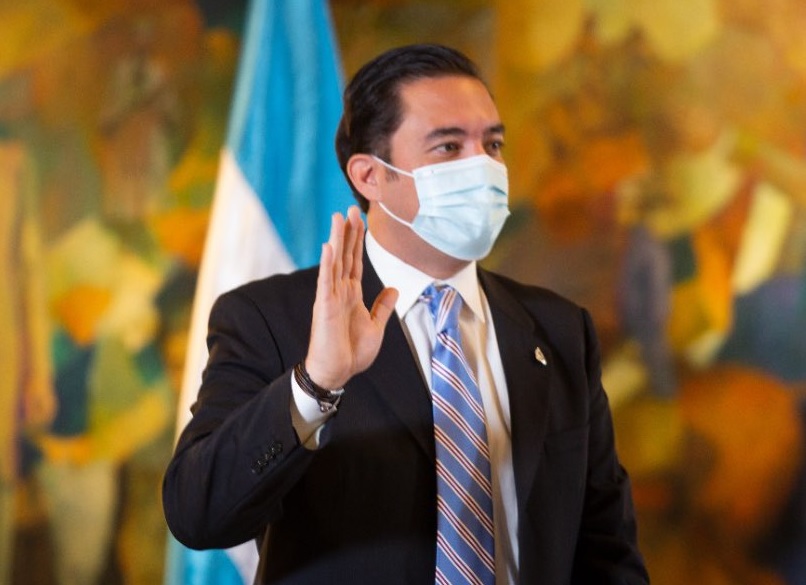 Secretario privado de la presidencia confirma que dio positivo a Covid-19