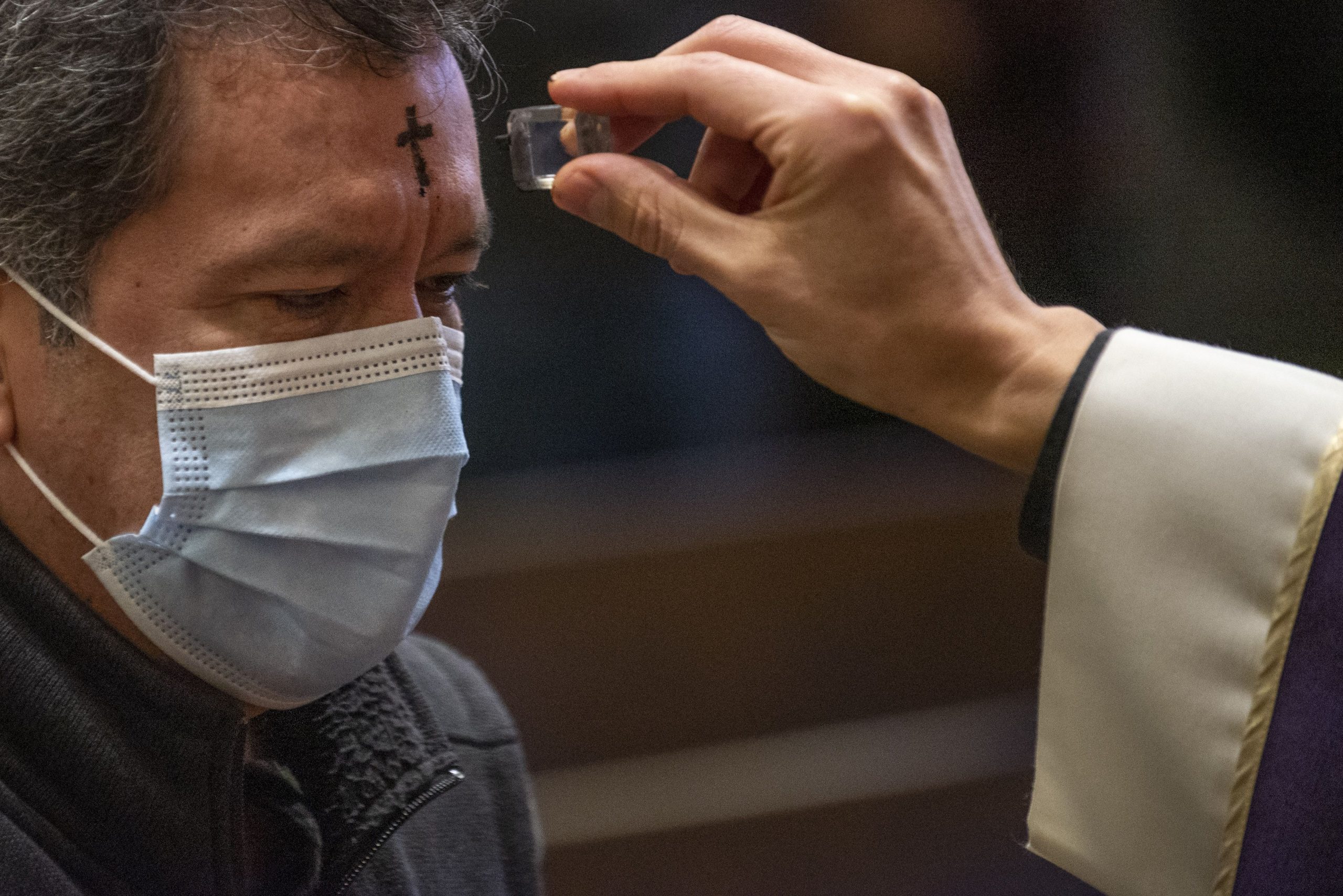 Católicos conmemoran «miércoles de ceniza» e inician «Cuaresma» en oración por la paz