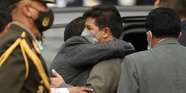 Fiscalía peruana ordena detener a sobrinos del presidente Castillo