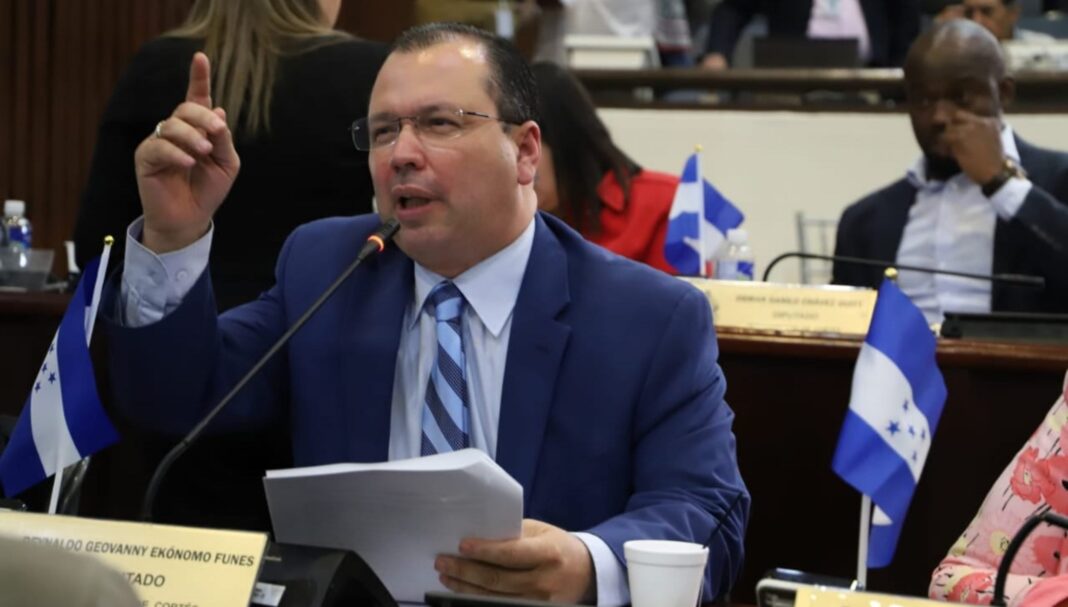 Reynaldo Ekónomo:La mitad del Comité Central del Partido Nacional debe renunciar