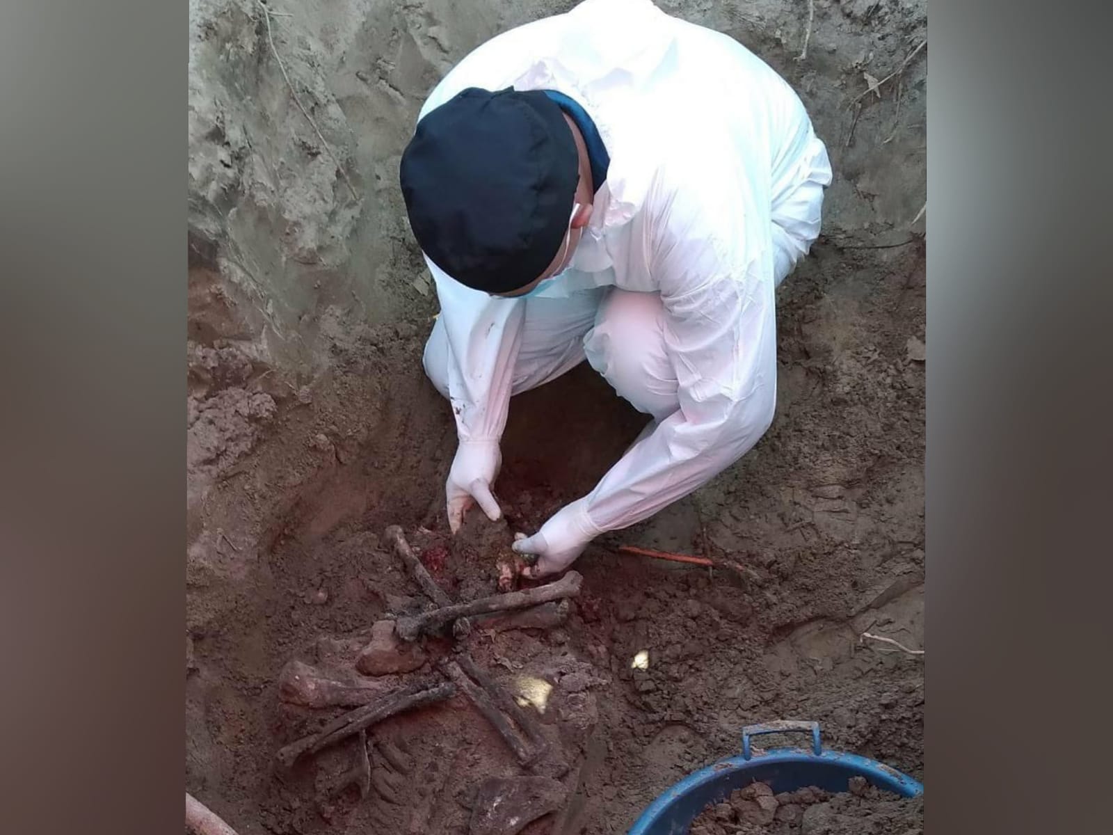 Equipos del MP realizan primeros hallazgos en cementerio clandestino en SPS