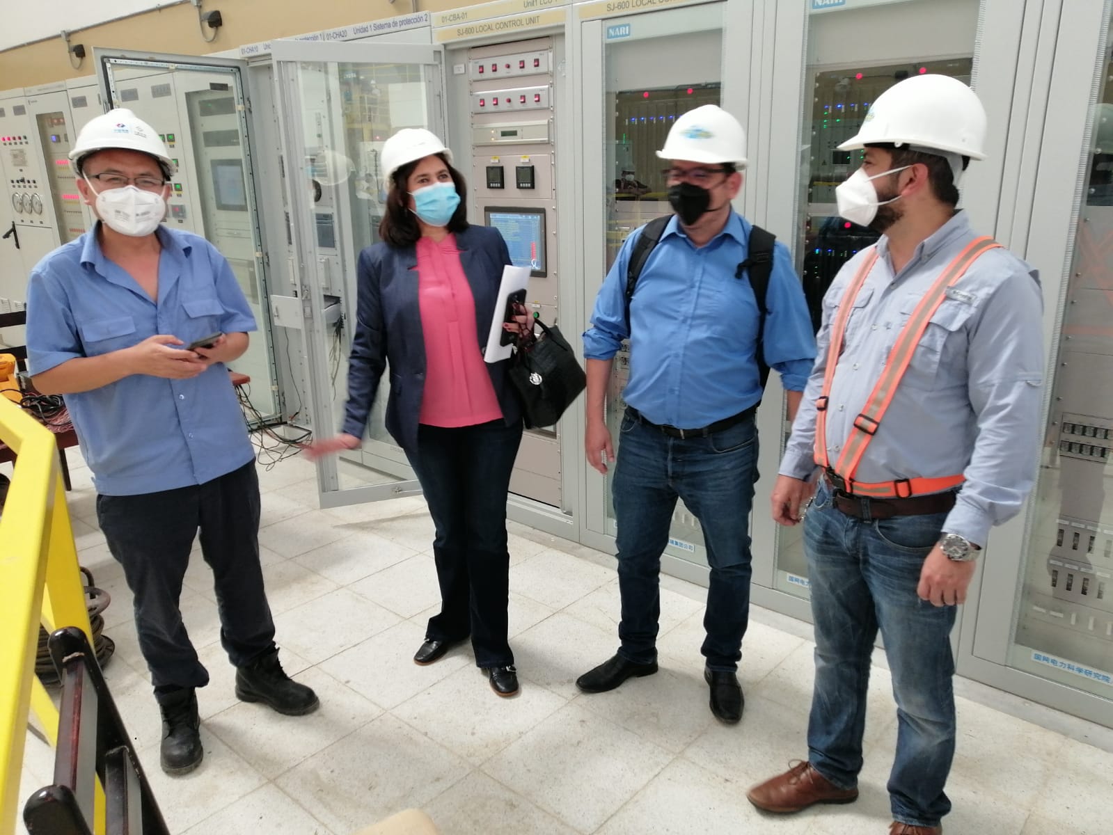 Gerente de ENEE Y la Ministra de Finanzas visitan la central hidroeléctrica Patuca III Gerente de ENEE Y la Ministra de Finanzas visitan la central hidroeléctrica Patuca III