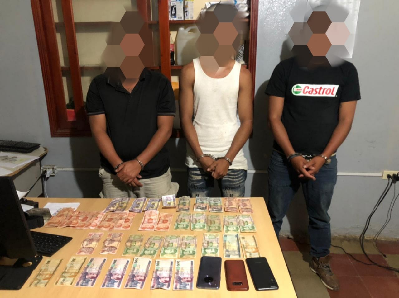 Detiene a siete personas por tráfico ilícito de 43 ciudadanos cubanos y peruanos Detiene a siete personas por tráfico ilícito de 43 ciudadanos cubanos y peruanos