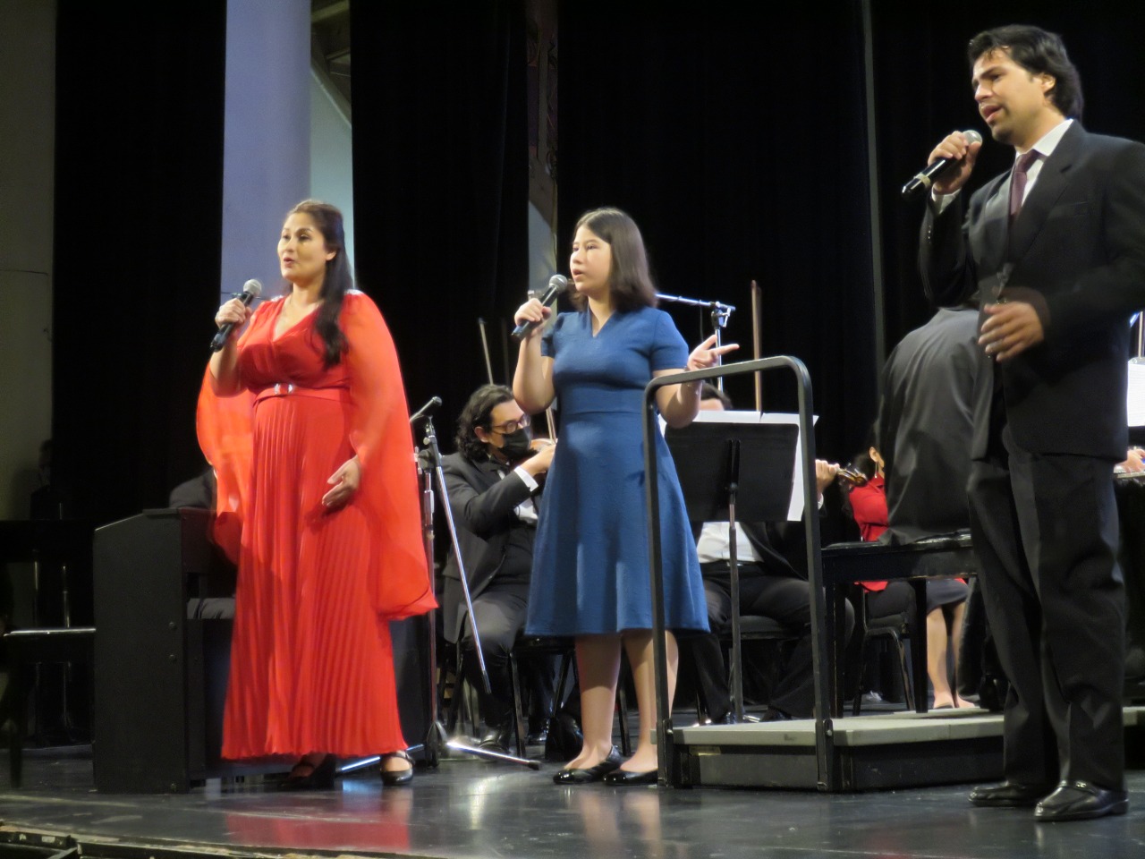 Con éxito se desarrollo concierto de amor y amistad por la paz y la fraternidad universal Con éxito se desarrollo concierto de amor y amistad por la paz y la fraternidad universal