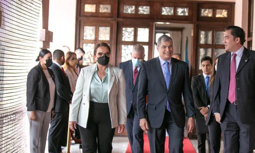 Ecuador protesta por la invitación de la presidenta de Honduras a Rafael Correa Ecuador protesta por la invitación de la presidenta de Honduras a Rafael Correa