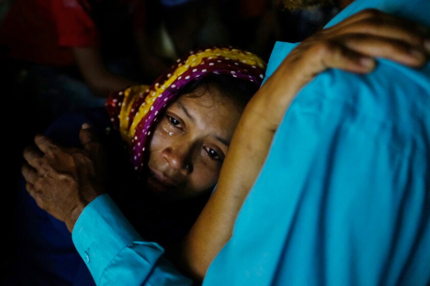 Al menos seis muertos por naufragio en Bangladesh Al menos seis muertos por naufragio en Bangladesh