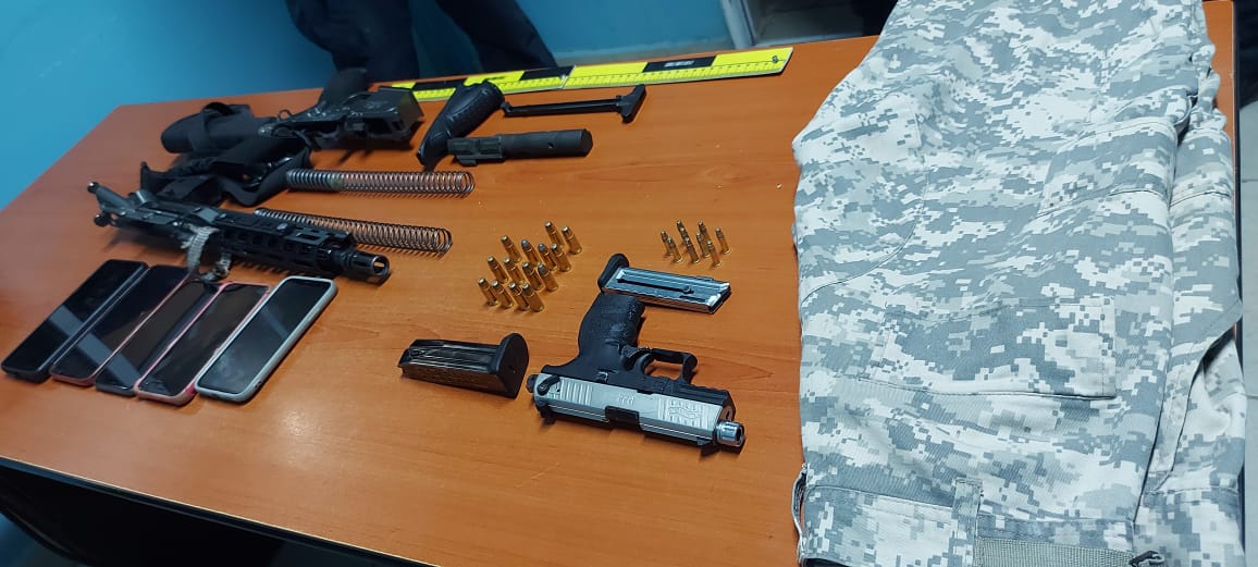 Detienen a una persona con armas e indumentaria militar en Sabanagrande FM Detienen a una persona con armas e indumentaria militar en Sabanagrande FM