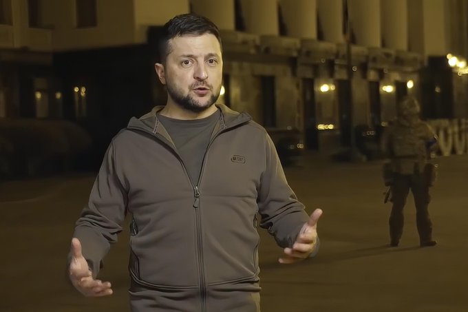Zelenskyy acusa a Rusia de reubicar a ucranianos