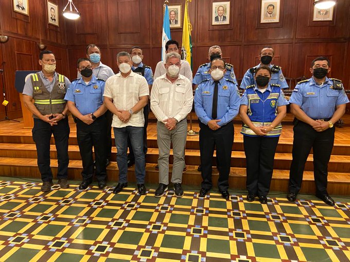 Director General de la Policía Nacional se reúne con municipalidad de SPS para aplicar nuevas medidas Director General de la Policía Nacional se reúne con municipalidad de SPS para aplicar nuevas medidas