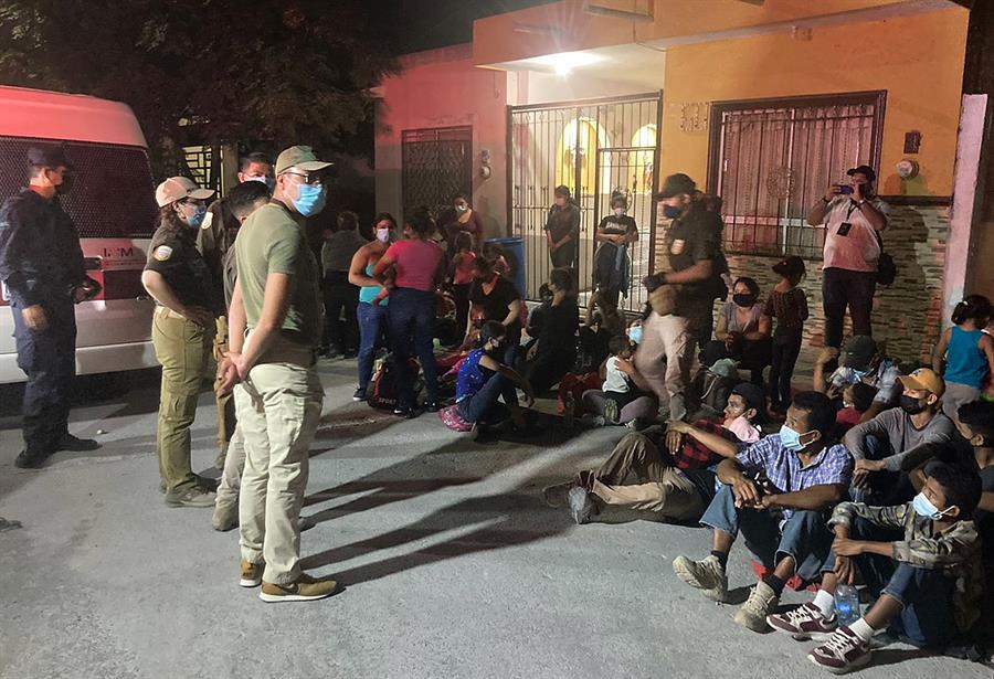 Detienen en Guatemala a 65 migrantes hondureños que iban rumbo a EEUU