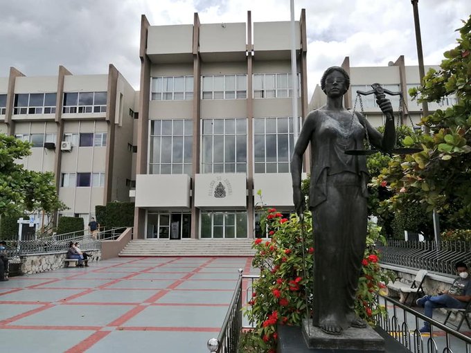 Otorgan carta de libertad a otro exfuncionario de la administración de Mel Zelaya, acusado de fraude y falsificación de documentos públicos Otorgan carta de libertad a otro exfuncionario de la administración de Mel Zelaya, acusado de fraude y falsificación de documentos públicos