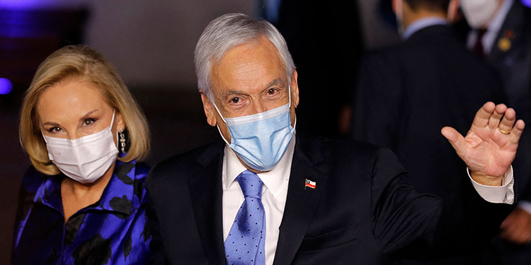 Piñera se despide del palacio «La Moneda» tras cuatro años de controvertida administración Piñera se despide del palacio «La Moneda» tras cuatro años de controvertida administración