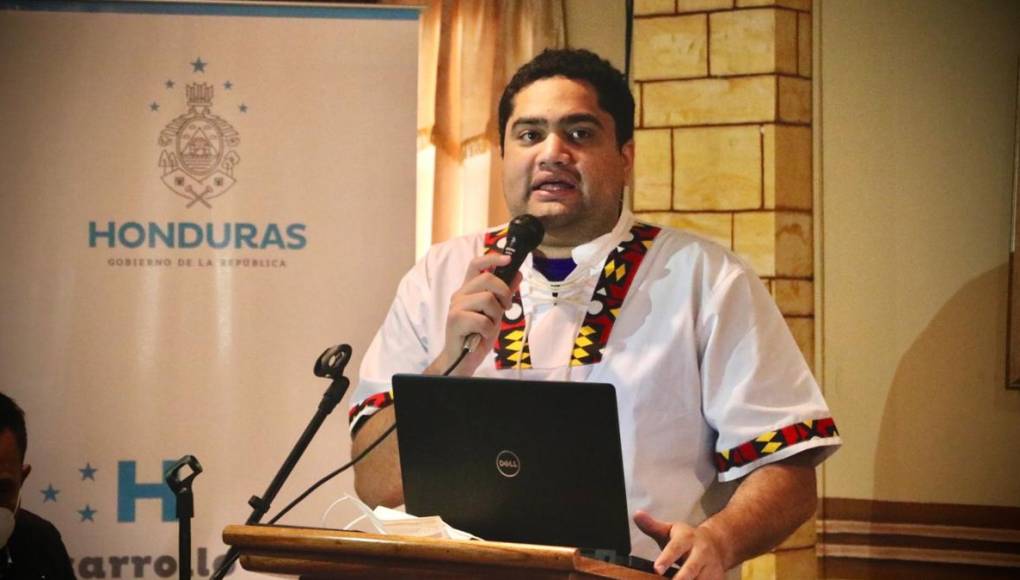 Ministro de SEDIS denuncia saqueo de unos mil millones de lempiras Ministro de SEDIS denuncia saqueo de unos mil millones de lempiras