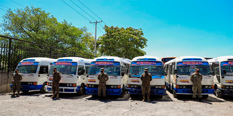 Presidente Bukele no permitió paro de transporte y sacó a los militares a conducir las unidades interurbanas