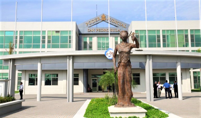 Tribunal de Sentencia de SPS pide al Poder Judicial que declare inconstitucional decreto de amnistía Tribunal de Sentencia de SPS pide al Poder Judicial que declare inconstitucional decreto de amnistía