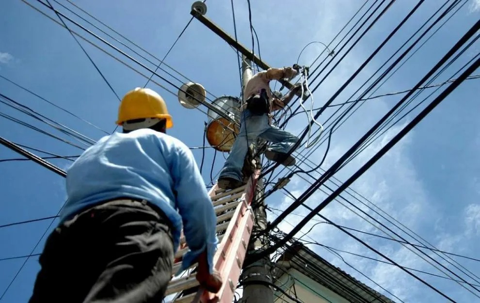 Constantes apagones dejan sin energía eléctrica a Tegucigalpa y Comayagüela Constantes apagones dejan sin energía eléctrica a Tegucigalpa y Comayagüela