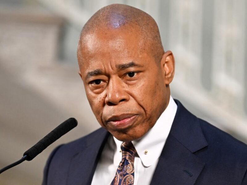 El alcalde de Nueva York da positivo para Covid-19