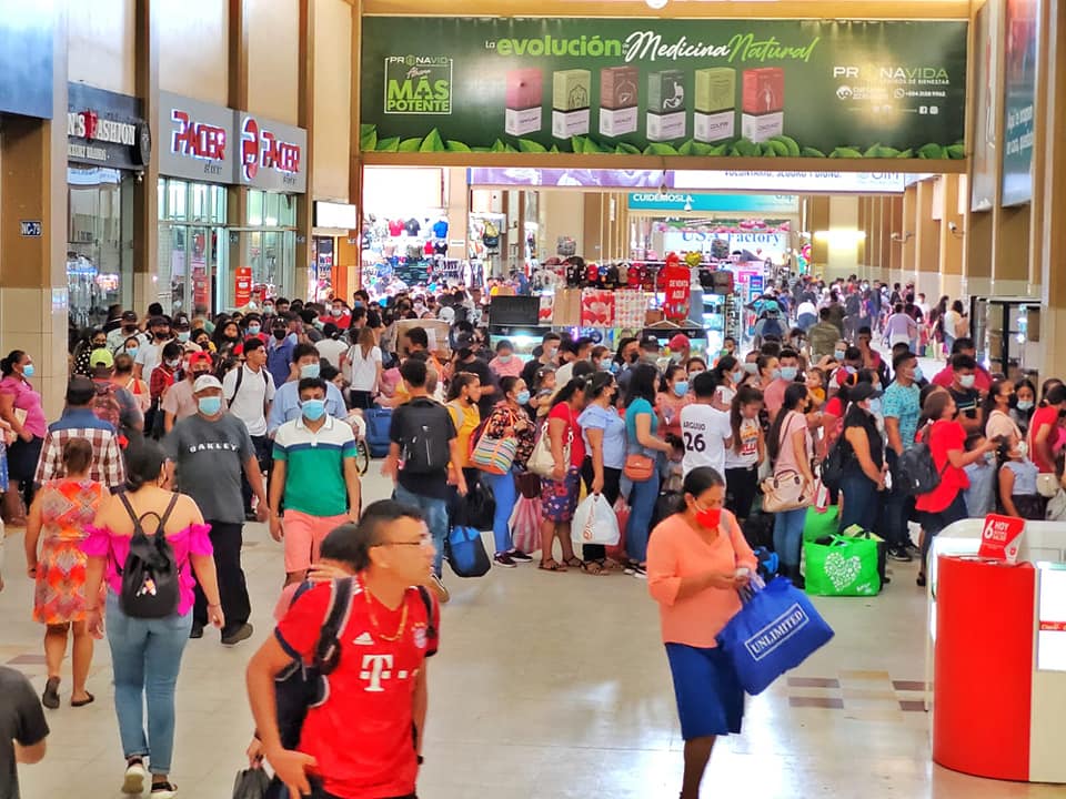 Veraneantes comienzan a abarrotar las diferentes terminales de buses en el incio de la Semana Santa Veraneantes comienzan a abarrotar las diferentes terminales de buses en el incio de la Semana Santa