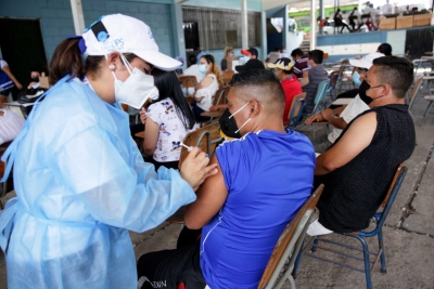 El 50.9 % de los hondureños ya recibió dos dosis de la vacuna contra COVID-19