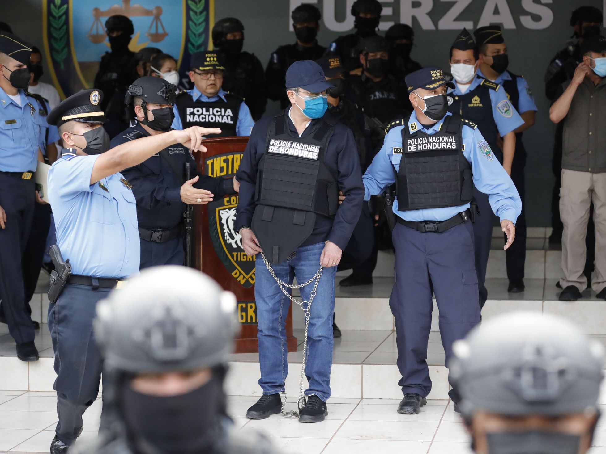 Policia Nacional lista para ejecutar entrega del expresidente Hernández a la DEA