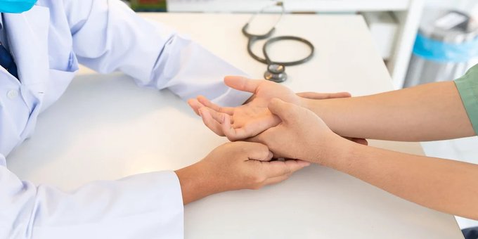 Científicos descubren por qué el COVID prolongado puede causar dolor Científicos descubren por qué el COVID prolongado puede causar dolor