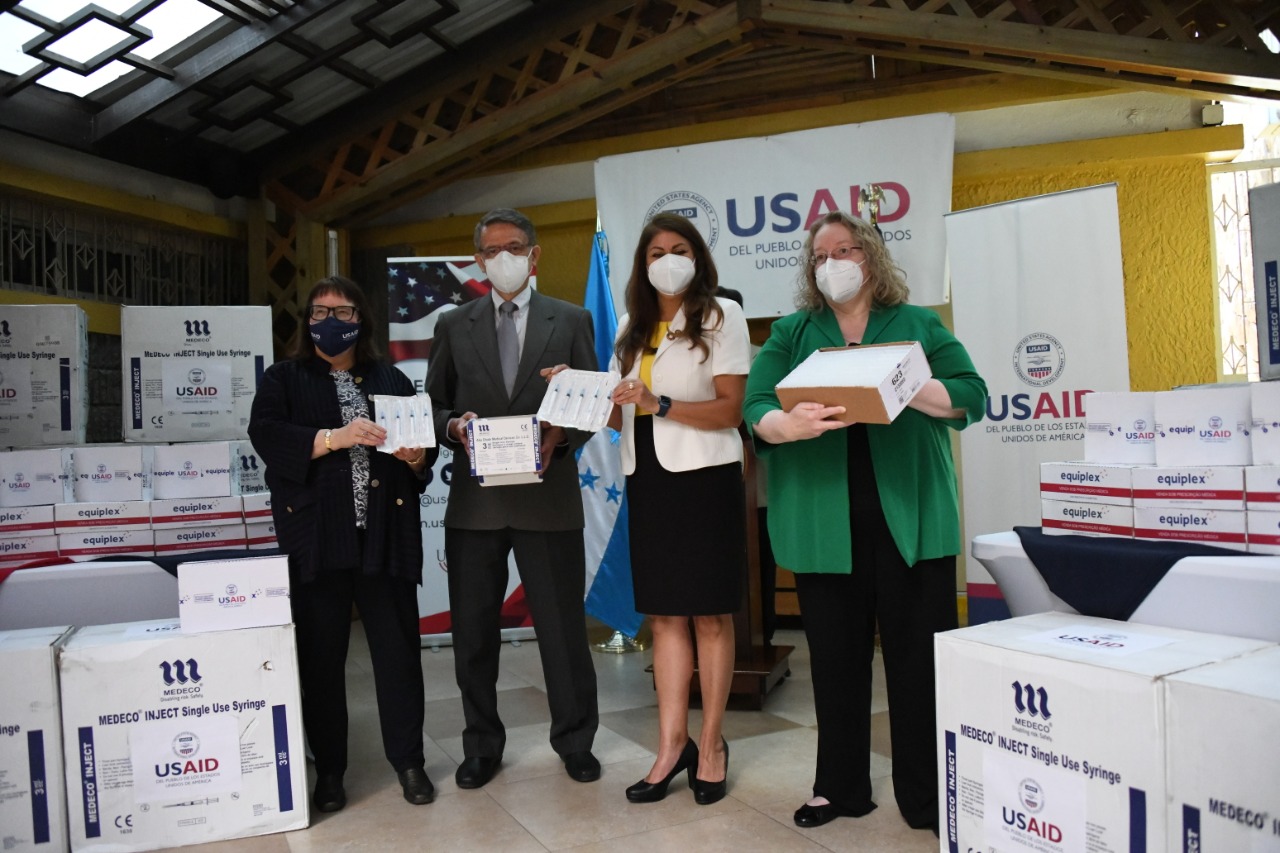 EE.UU. dona más de medio millón de jeringas a Honduras contra la covid-19 EE.UU. dona más de medio millón de jeringas a Honduras contra la covid-19