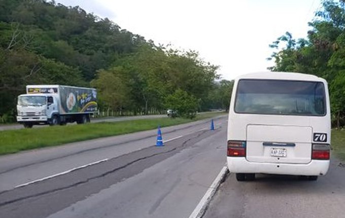 Un muerto y un herido deja ataque a bus en Choloma, Cortés Un muerto y un herido deja ataque a bus en Choloma, Cortés