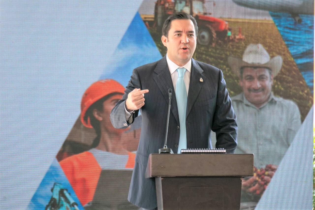 Héctor Zelaya renuncia a su cargo como Secretario Privado de la Presidencia y solicita ser asesor