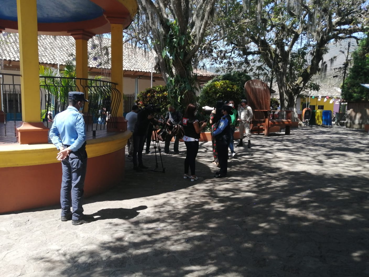 Policía Nacional, en Valle de Ángeles y Santa Lucía, espera atender la visita de más de 20,000 mil veraneantes durante Semana Mayor Policía Nacional, en Valle de Ángeles y Santa Lucía, espera atender la visita de más de 20,000 mil veraneantes durante Semana Mayor