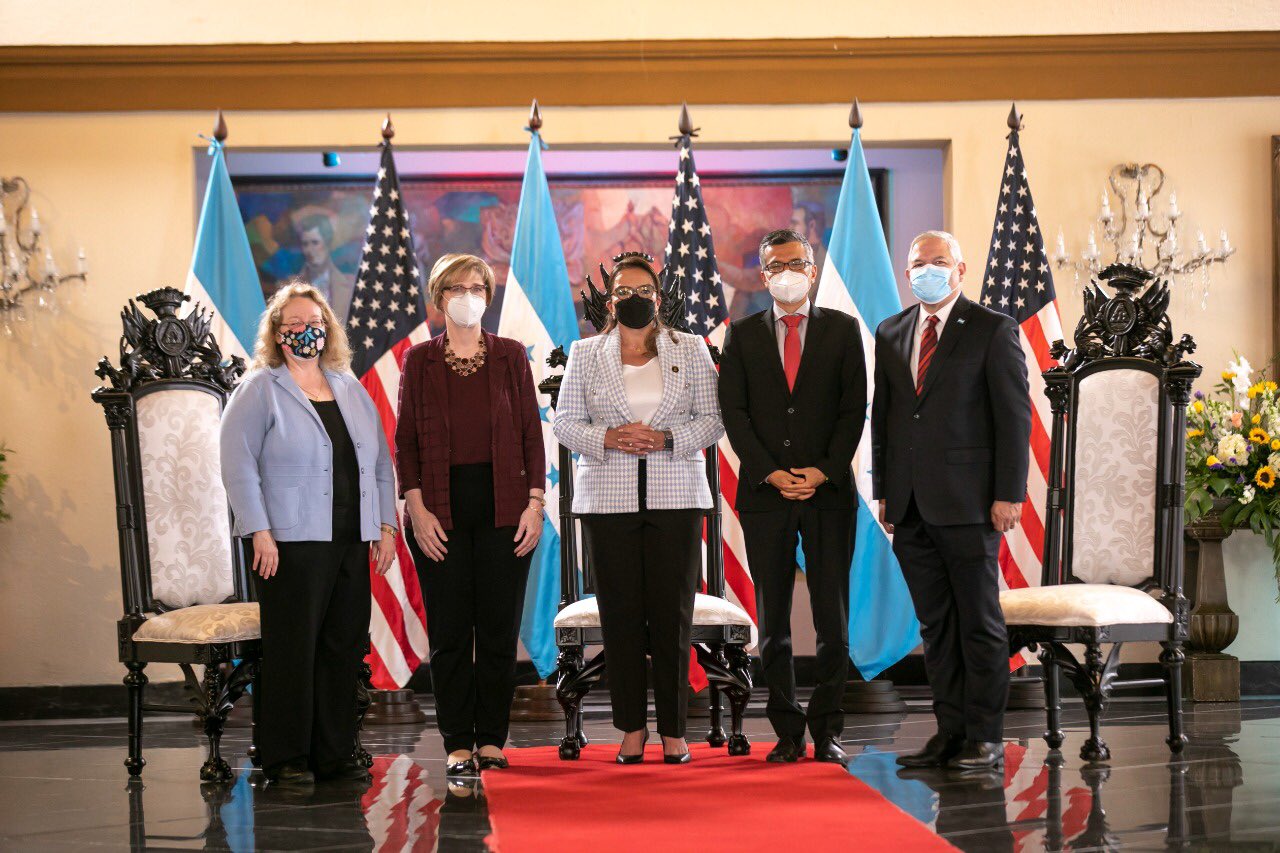 Embajadora de EEUU presenta cartas credenciales ante presidenta Xiomara Castro Embajadora de EEUU presenta cartas credenciales ante presidenta Xiomara Castro