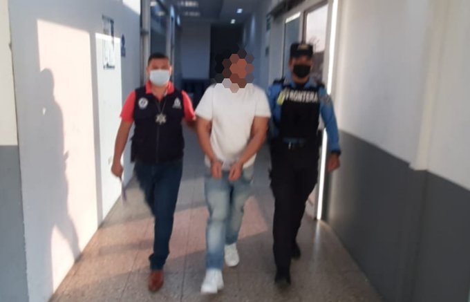 Prófugo de la justicia con alerta roja internacional es capturado por la DPI en la zona norte