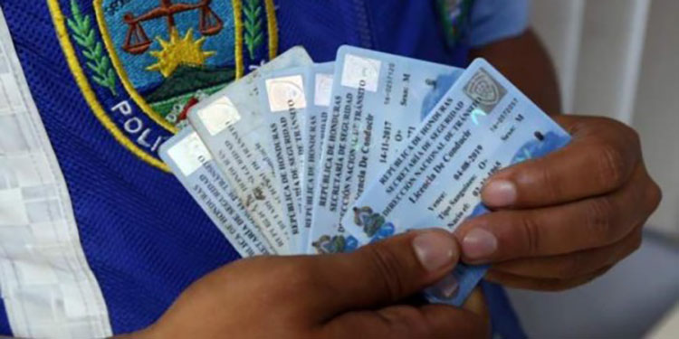 Suspenden emisión de licencias de conducir durante Semana Santa