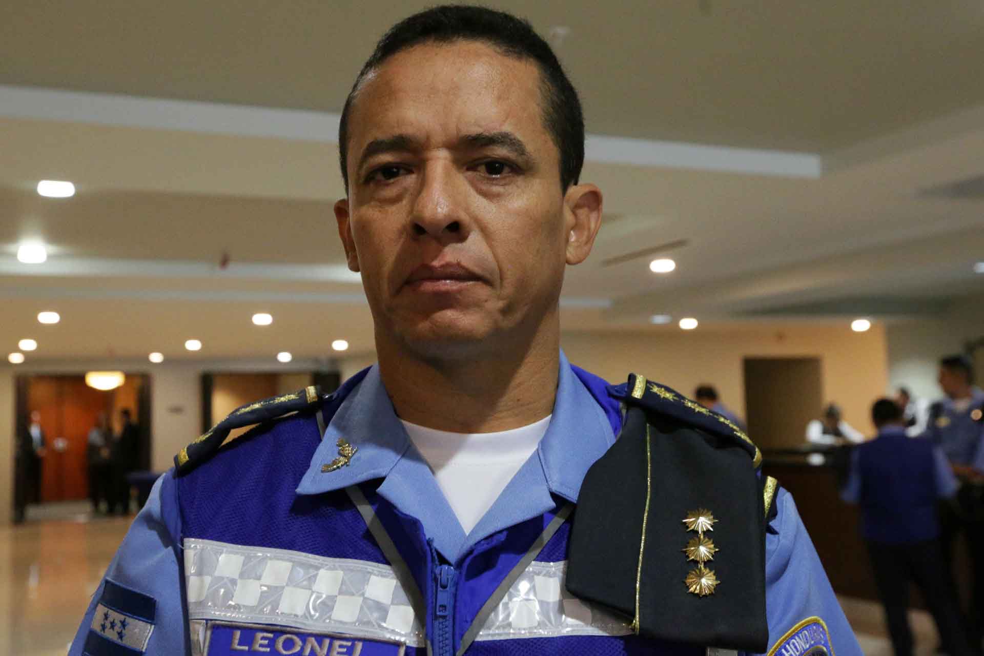 ¡Tras 2 años en prisión ! Comisionado Leonel Sauceda se reincorpora a sus labores en la policía nacional