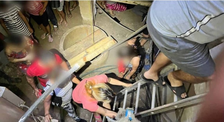 Hallan a 70 migrantes dentro de pozo de agua y cuarto de máquinas de un hotel en México