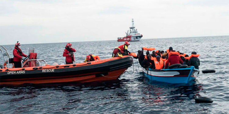 Seis muertos y 29 desaparecidos tras naufragio frente a las costas de Libia