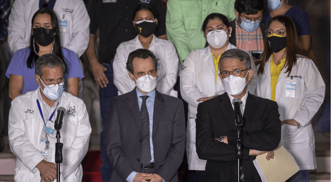 Gobierno y Médicos logran acuerdos de nombramientos y pago de salarios