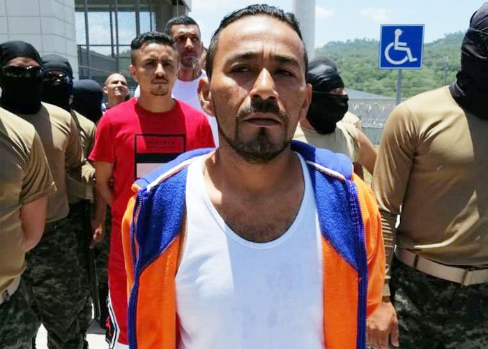 «El Porkys» sigue en lista de los 10 fugitivos más buscados por el FBI «El Porkys» sigue en lista de los 10 fugitivos más buscados por el FBI